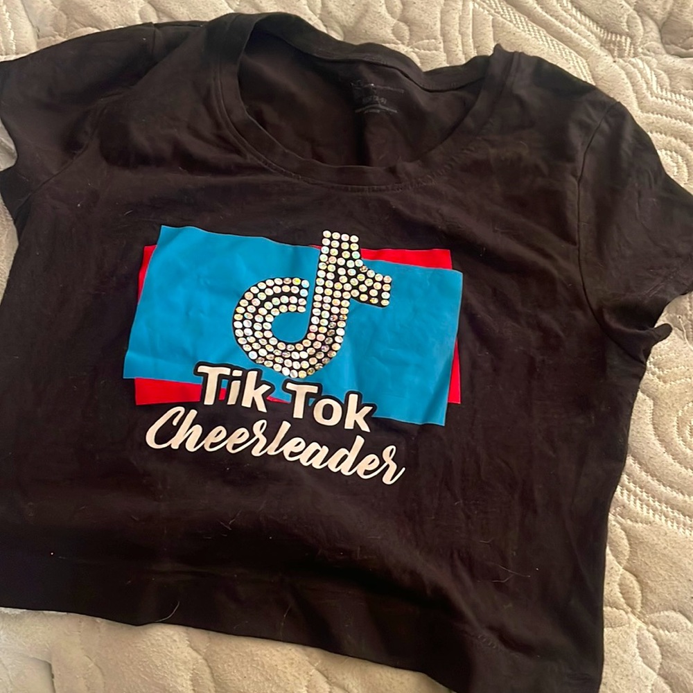Cheerleader tiktok shirt